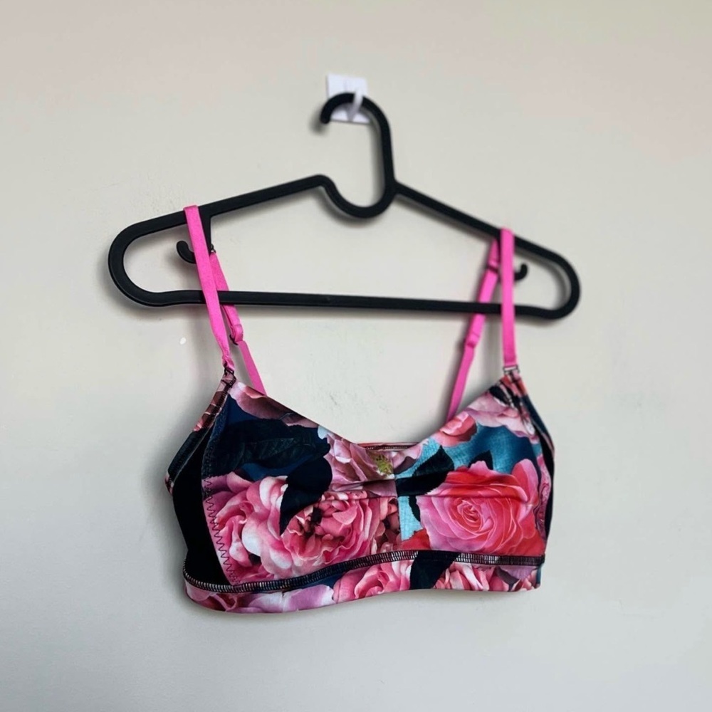 Lululemon secret garden top. Size 4 - Picture 2 of 4
